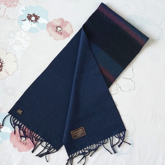 Givenchy cashmere scarf - Picture 1 of 13